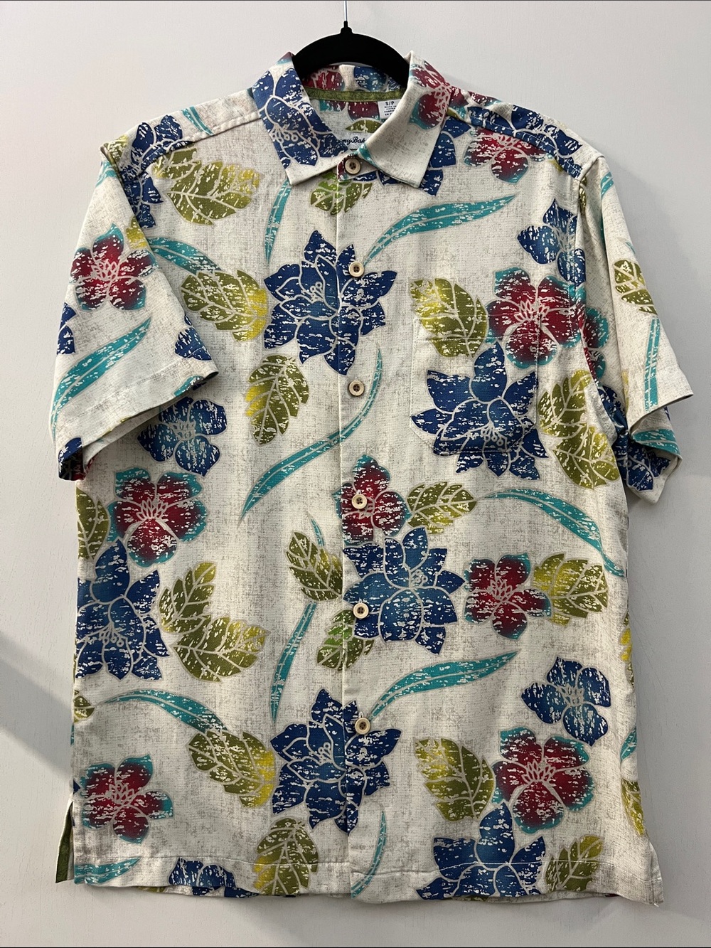 Tommy Bahama Cream Floral Short-Sleeve Button-Down Shirt. Batiki Beach.